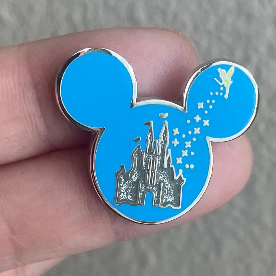 Disneyland Castle Mickey Mouse Pins 225-1